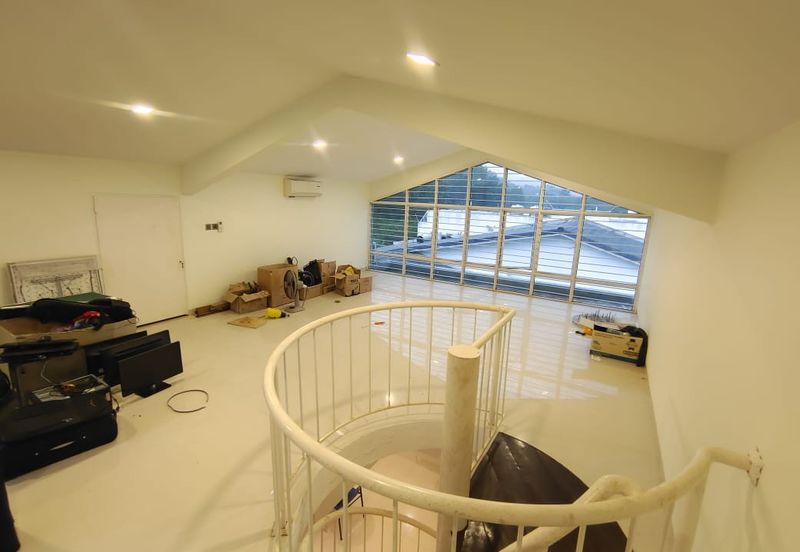 Semi D 2.5 Storey Taman Melawati Jalan K Fully Renovated