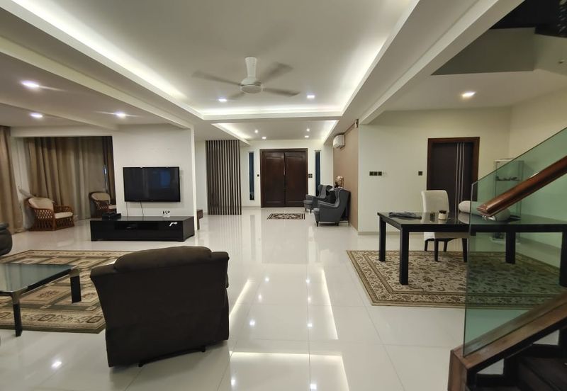 Semi D 2.5 Storey Taman Melawati Jalan K Fully Renovated