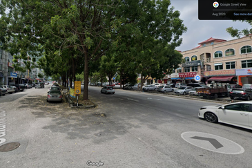 Puchong Corner Bandar Puteri Shop Office Main Road for Sale