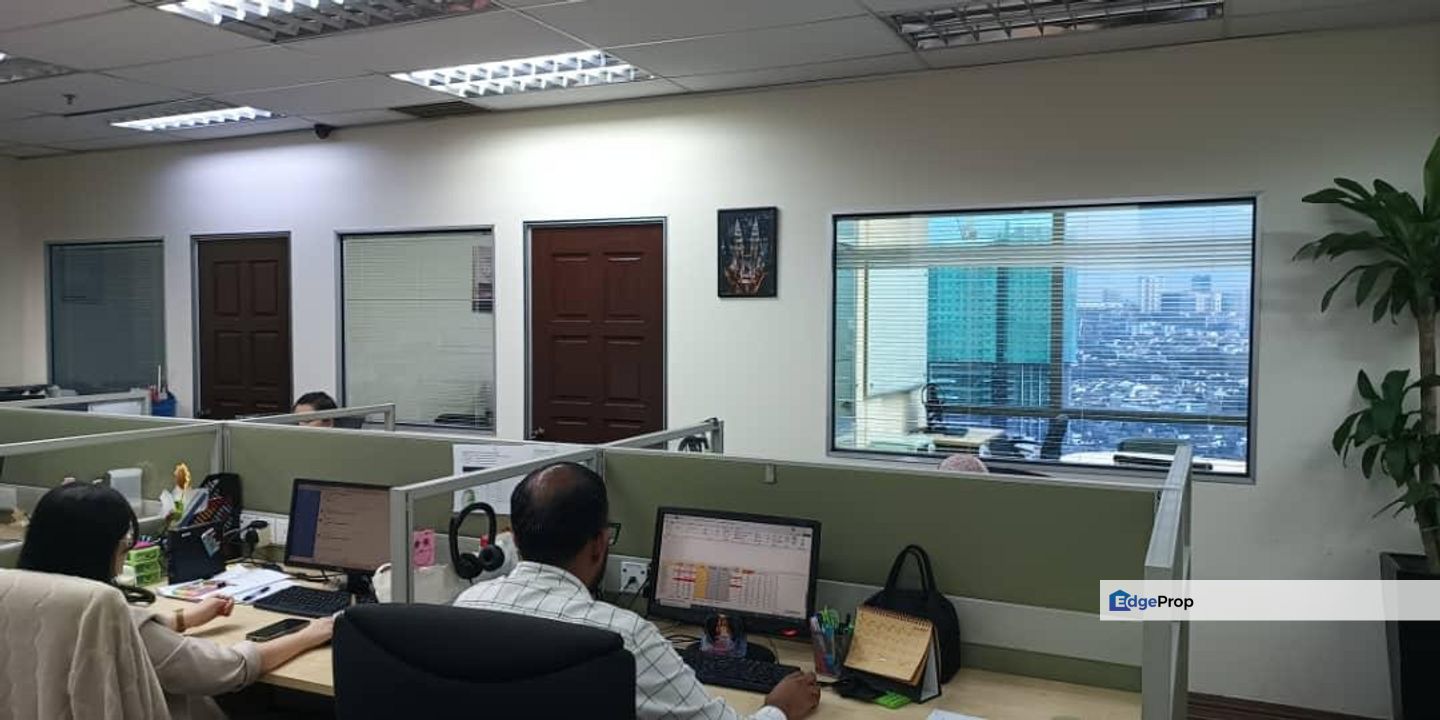 Bangsar Menara UOA Office ROI 6.9% 2 Adjoining Lots 2100sqft Furnished High Floor Kuala Lumpur, Kuala Lumpur, Bangsar