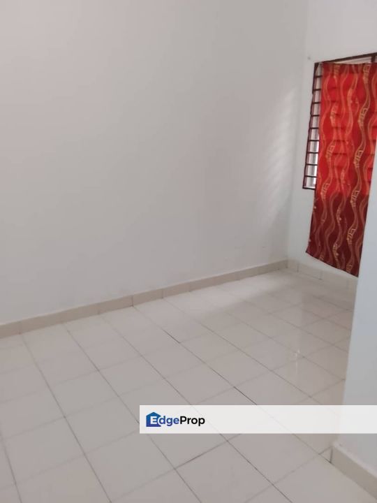 Klang Taman Sentosa 20x65 Terrrace Link 2 Storey Taman Millennium for Sale  , Selangor, Klang