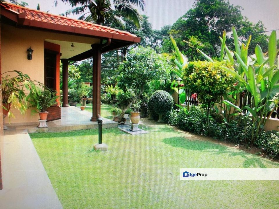 Kajang Country Heights Kajang 3sty Bungalow Land Size: 10,800sf with Private Pool , Selangor, Country Heights