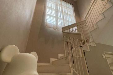 Puchong Bandar Puteri 12 End Lot 22x70 Terrace 2 Storey Renovated