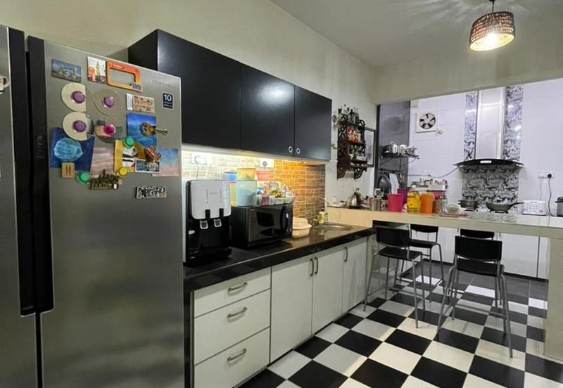 Puchong Bandar Puteri 12 End Lot 22x70 Terrace 2 Storey Renovated