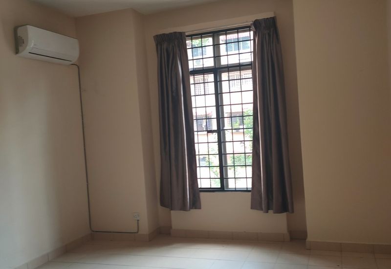 Petaling Jaya Saujana Damansara 2sty Terrace 20x65 Damansara Damai Leasehold