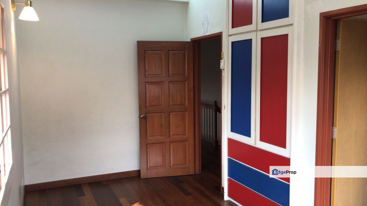 Bukit Rahman Putra Sungai Buloh End Lot 2 Storey Terrace Link End Lot, Selangor, Sungai Buloh