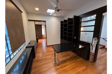 Paramount Garden (Taman Paramount)