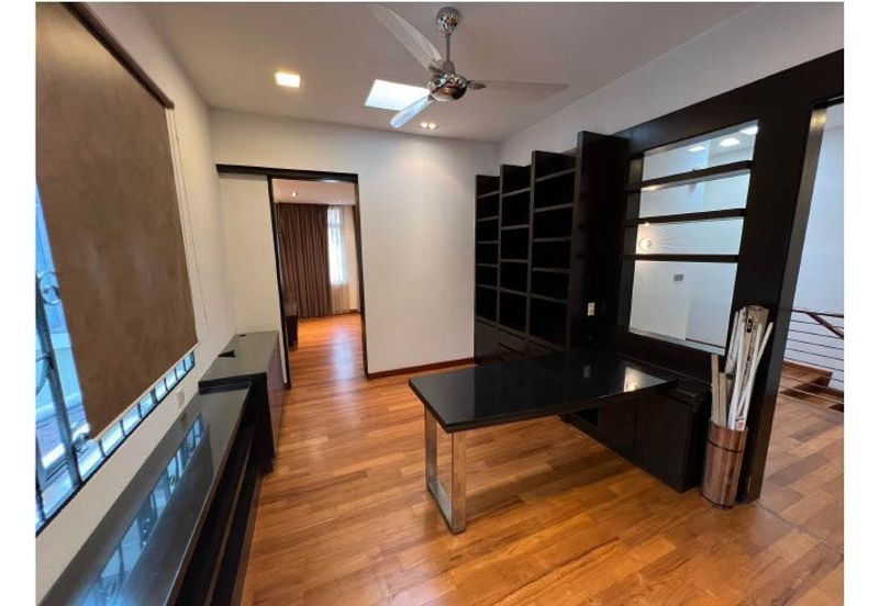 Paramount Garden (Taman Paramount)