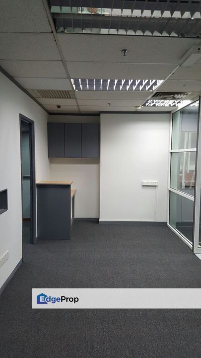KLCC UOA 2 Office Built Up: 1450sqft High Floor Renovated Rental rm3900 Kuala Lumpur, Kuala Lumpur, KL City
