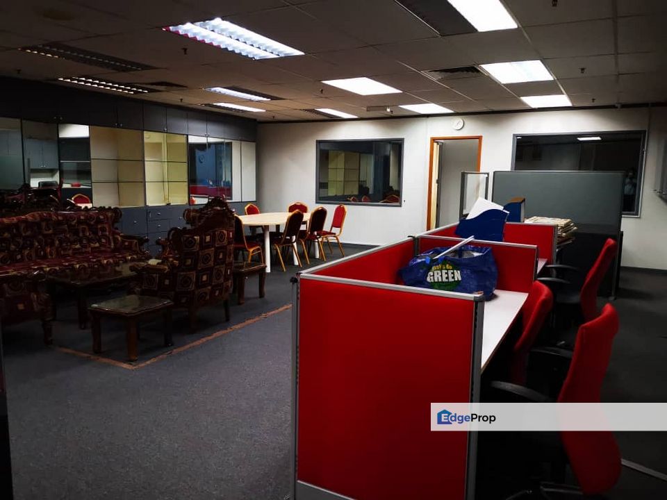 KLCC UOA 2 Office Built Up: 1450sqft High Floor Renovated Rental rm3900 Kuala Lumpur, Kuala Lumpur, KL City
