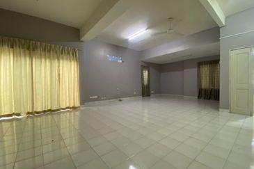 SL 11, Bandar Sungai Long