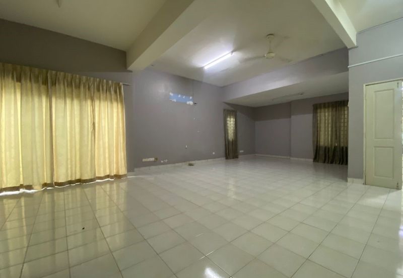 SL 11, Bandar Sungai Long