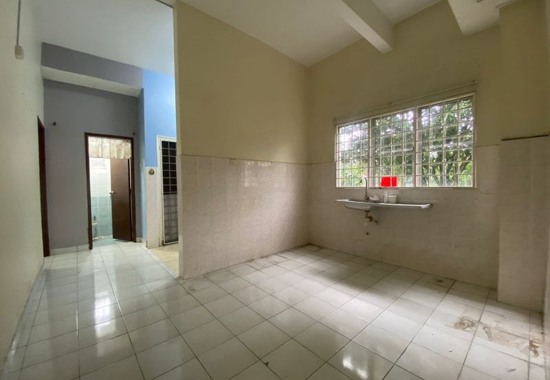 SL 11, Bandar Sungai Long