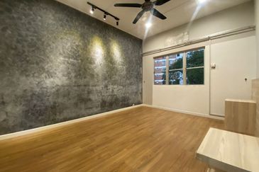 SL 11, Bandar Sungai Long