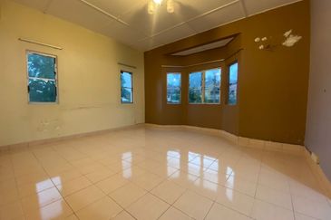 SL 11, Bandar Sungai Long