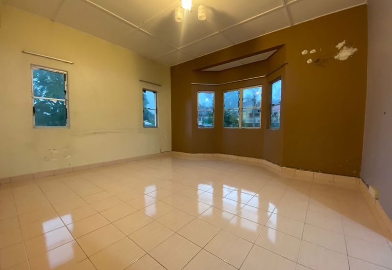 SL 11, Bandar Sungai Long