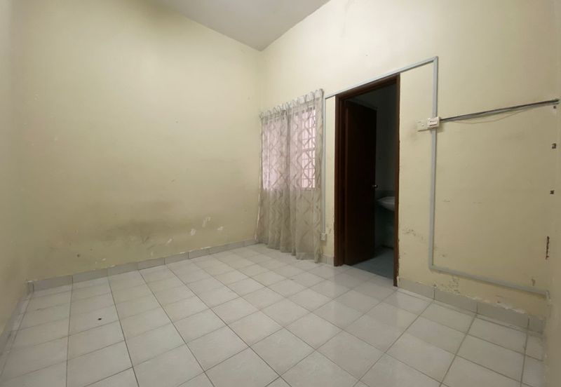 SL 11, Bandar Sungai Long