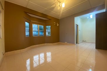 SL 11, Bandar Sungai Long