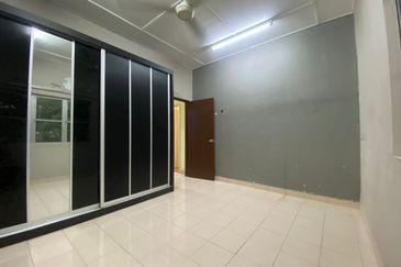 SL 11, Bandar Sungai Long