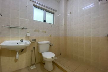 SL 11, Bandar Sungai Long