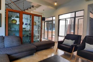 3 sty Semi-D house at Changkat Kiara Surya Dutamas