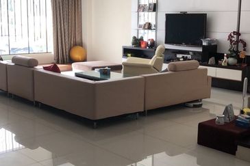 Melawati 2.5sty Semi D Jalan H Renovated Land Size 7,700sqft Well Kept