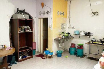 1. 5 Storey Terrace GELUGOR PENANG