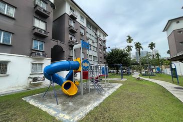 SRI CEMPAKA APARTMENT Bandar Puchong Jaya 
