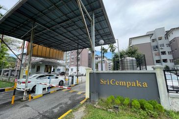 SRI CEMPAKA APARTMENT Bandar Puchong Jaya 