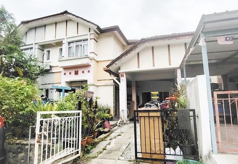 CLUSTER UNIT. PUNCAK ALAM SELANGOR 