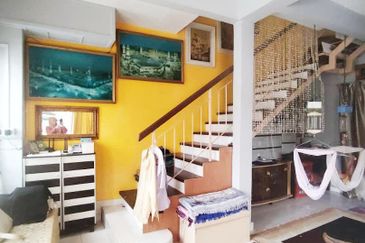 CLUSTER UNIT. PUNCAK ALAM SELANGOR 