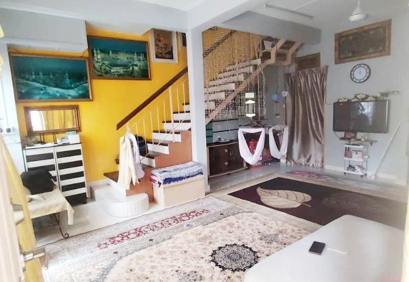 CLUSTER UNIT. PUNCAK ALAM SELANGOR 