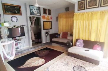 CLUSTER UNIT. PUNCAK ALAM SELANGOR 