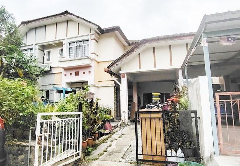 CLUSTER UNIT. PUNCAK ALAM SELANGOR 