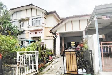 CLUSTER UNIT. PUNCAK ALAM SELANGOR 