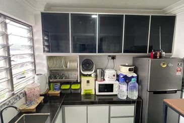 Kondo Rakyat (Desa Pantai Flat)