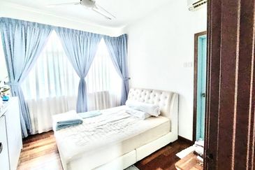 Dedaun, Bandar Cassia