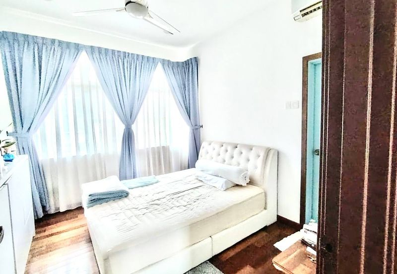 Dedaun, Bandar Cassia