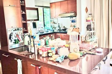 Dedaun, Bandar Cassia