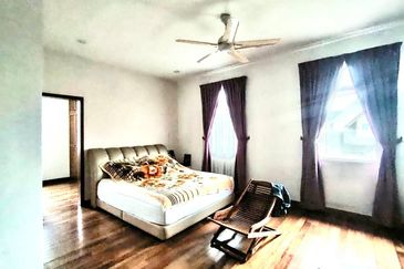 Dedaun, Bandar Cassia