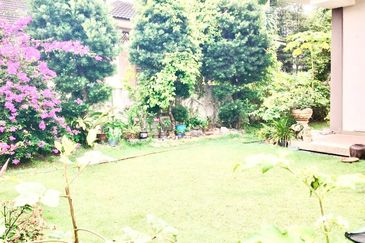 Dedaun, Bandar Cassia