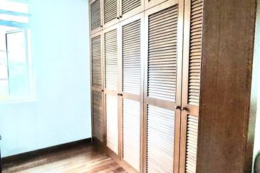 Dedaun, Bandar Cassia