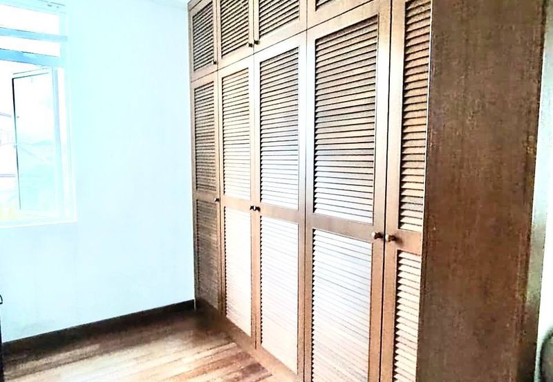 Dedaun, Bandar Cassia