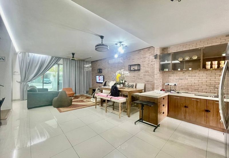 Lake Point Residence