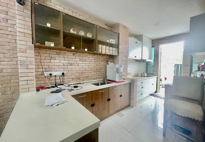 Lake Point Residence