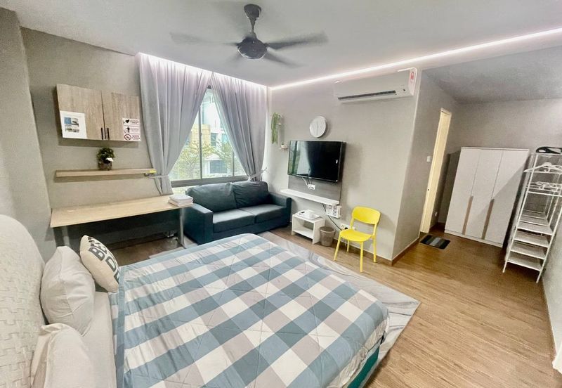 Lake Point Residence