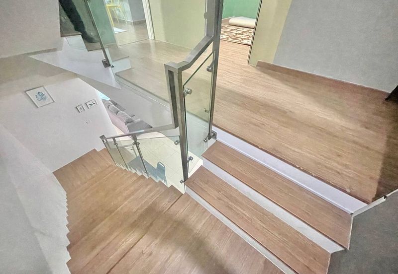 Lake Point Residence