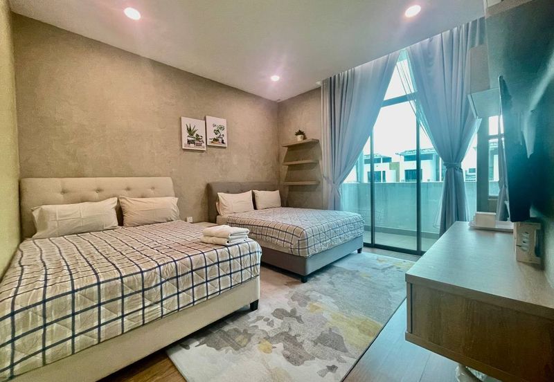 Lake Point Residence