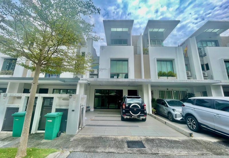 Lake Point Residence