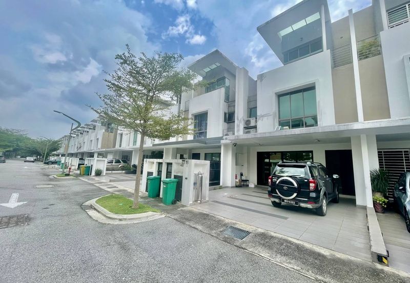 Lake Point Residence